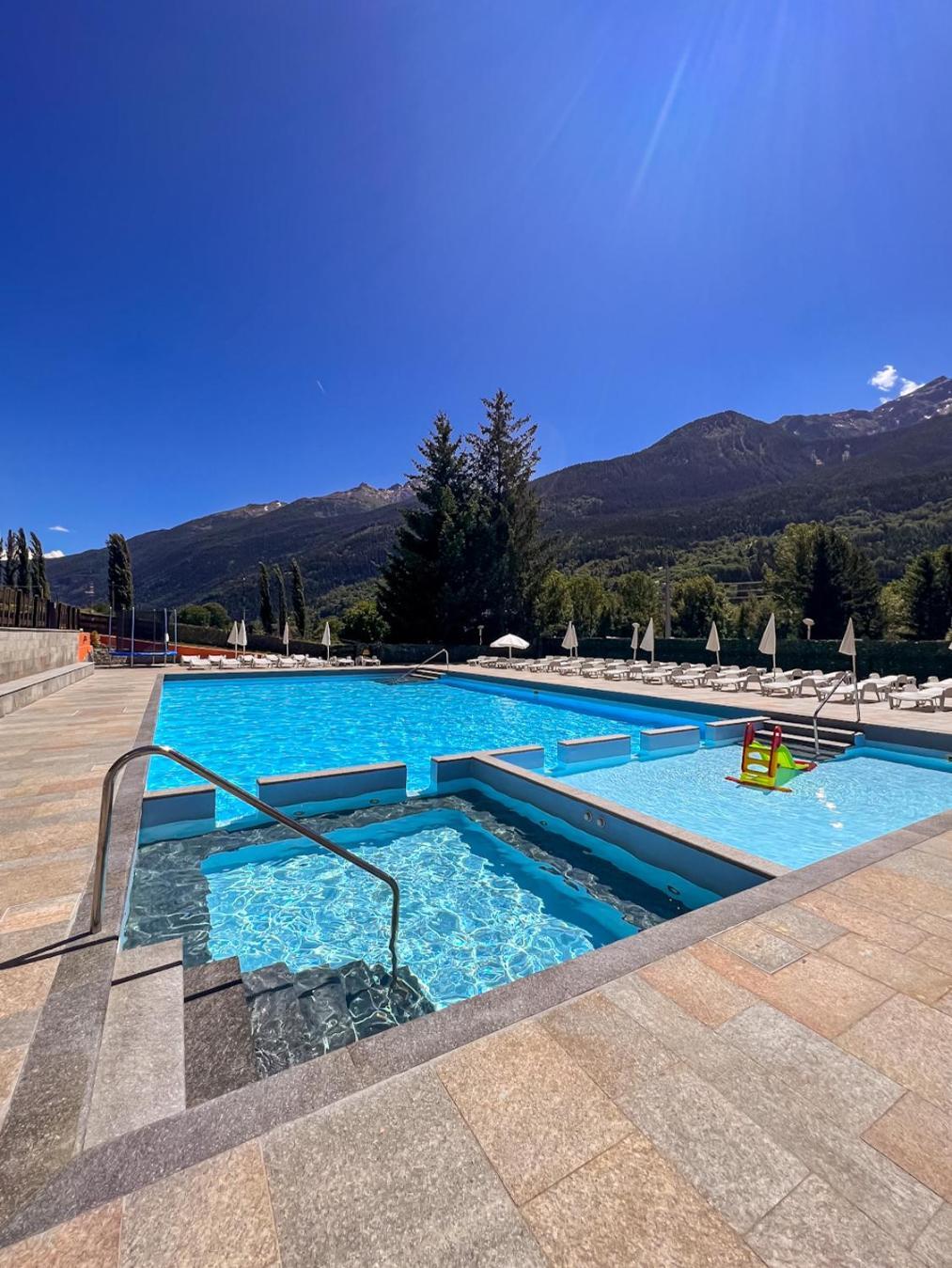 Bijoux Des Alpes - Mont Blanc Village La Salle Kültér fotó