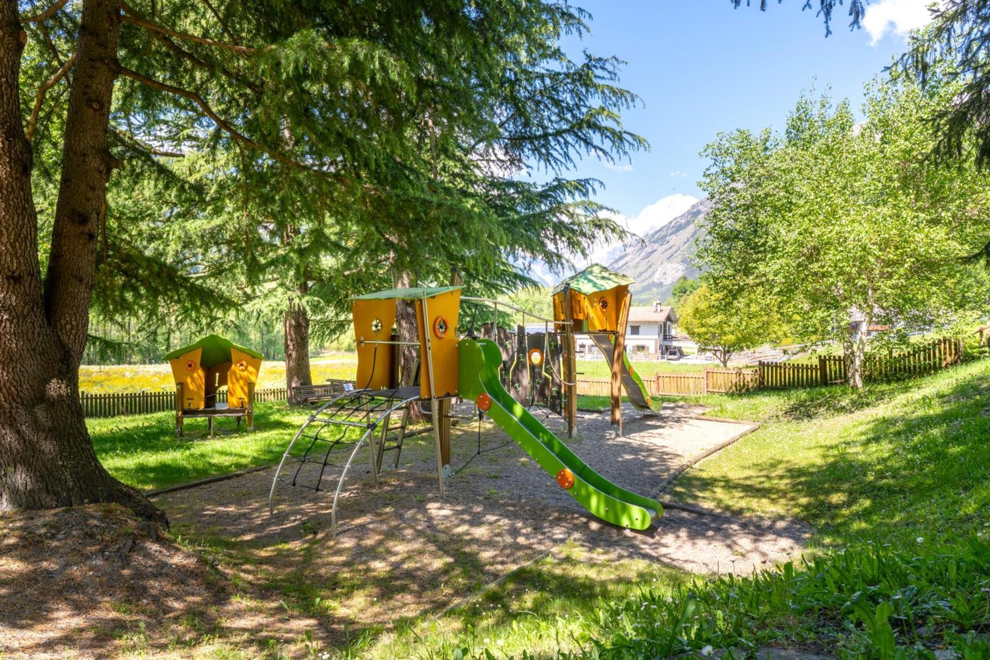Bijoux Des Alpes - Mont Blanc Village La Salle Kültér fotó