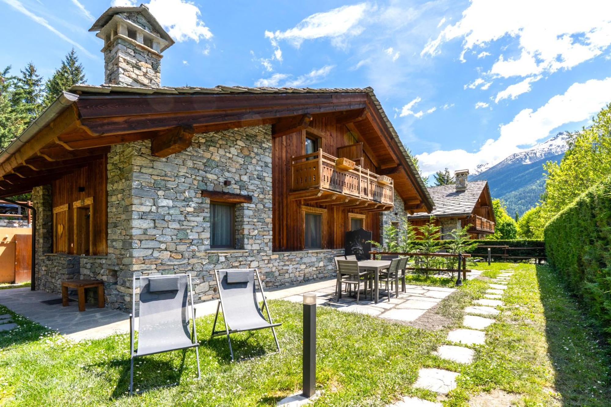 Bijoux Des Alpes - Mont Blanc Village La Salle Kültér fotó